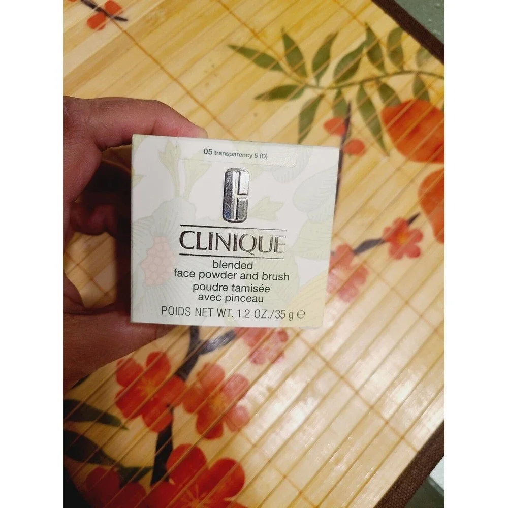 New Clinique Blended Face Powder TRANSPARENCY 5 (D) w/ Brush Loose Powder in box